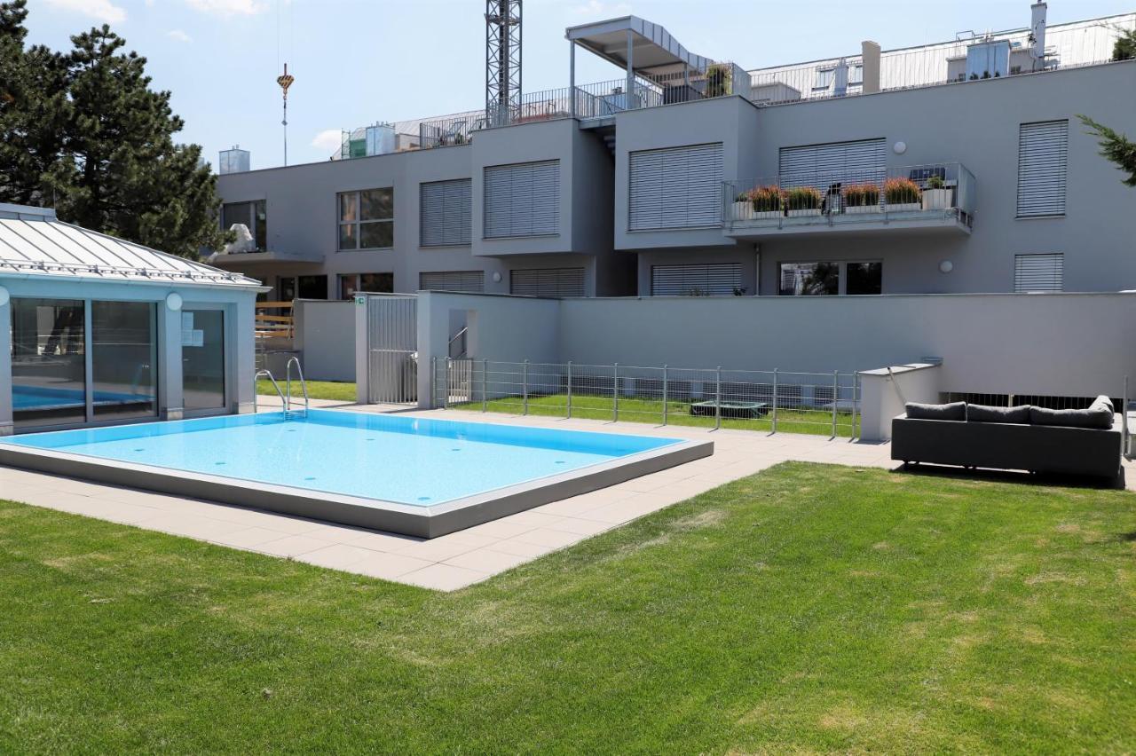 Yellow Flower Apartment With Pool - 5 Min To Lake Wina Bagian luar foto