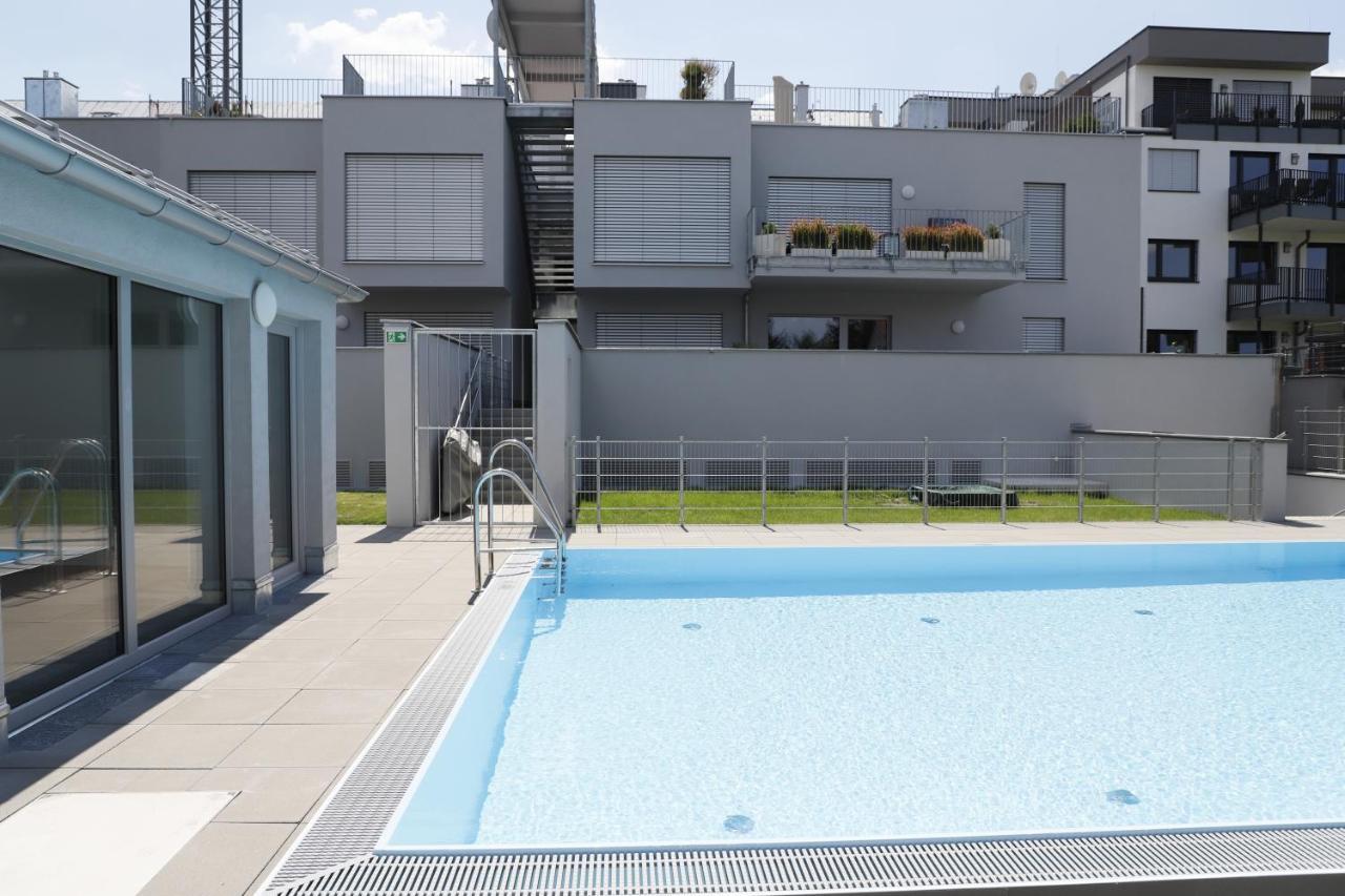 Yellow Flower Apartment With Pool - 5 Min To Lake Wina Bagian luar foto