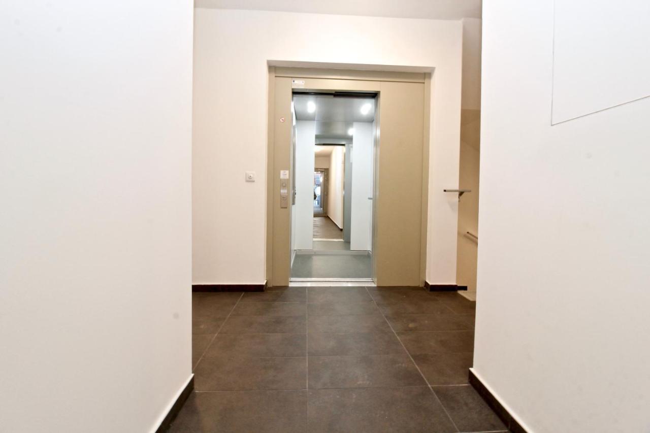 Yellow Flower Apartment With Pool - 5 Min To Lake Wina Bagian luar foto
