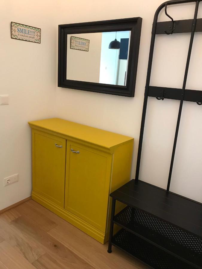 Yellow Flower Apartment With Pool - 5 Min To Lake Wina Bagian luar foto