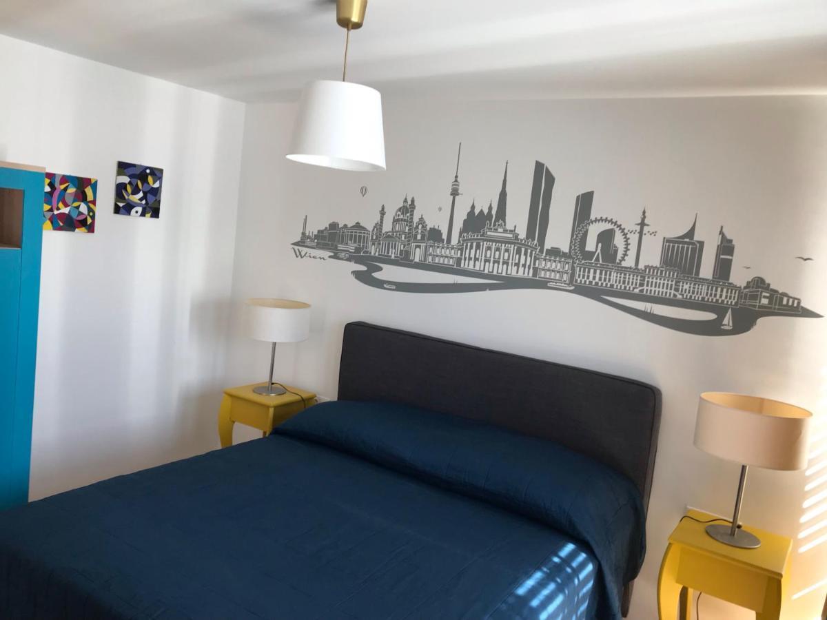 Yellow Flower Apartment With Pool - 5 Min To Lake Wina Bagian luar foto