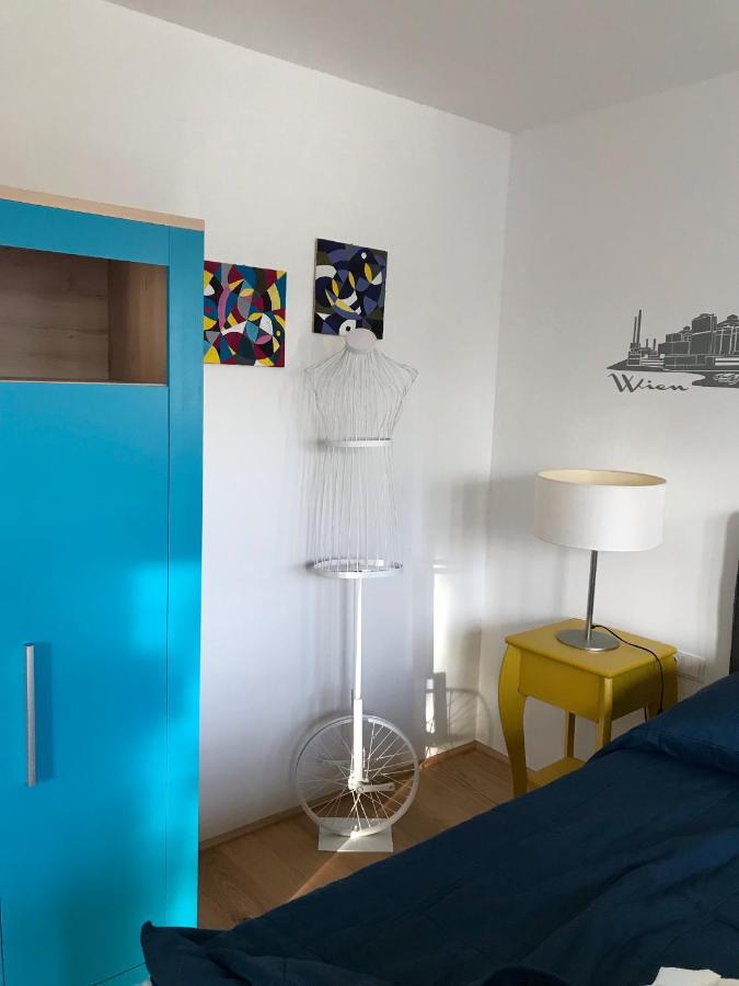 Yellow Flower Apartment With Pool - 5 Min To Lake Wina Bagian luar foto